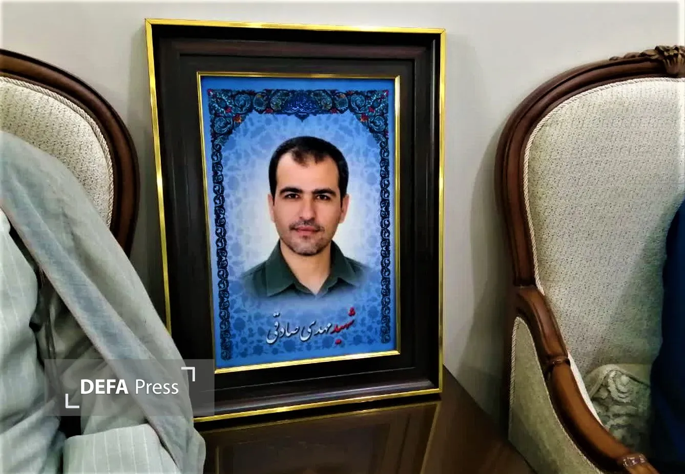 دیدار اهالی هنر و رسانه قم با خانواده پاسدار شهید «مهدی صادقی»