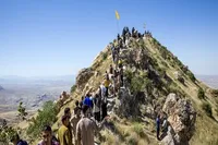 فیلم/ صعود به ارتفاعات بازی دراز به یاد شهدای این عملیات