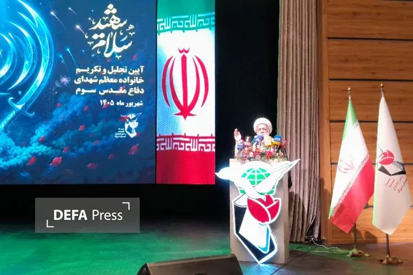 آیت‌الله محقق کرکی: آیت‌الله سیستانی هر روز برای ایران دعا می‌کنند