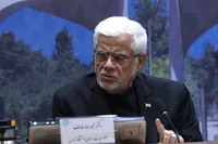 انتقاد عارف از وضعیت معیشت اساتید؛ ادامه این روند به مهاجرت بیشتر نخبگان منجر می‌شود