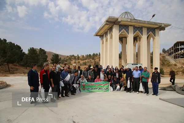 گردهمایی خانوادگی بازنشستگان ارتش در یادمان شهید گمنام موزه دفاع مقدس و مقاومت خراسان شمالی