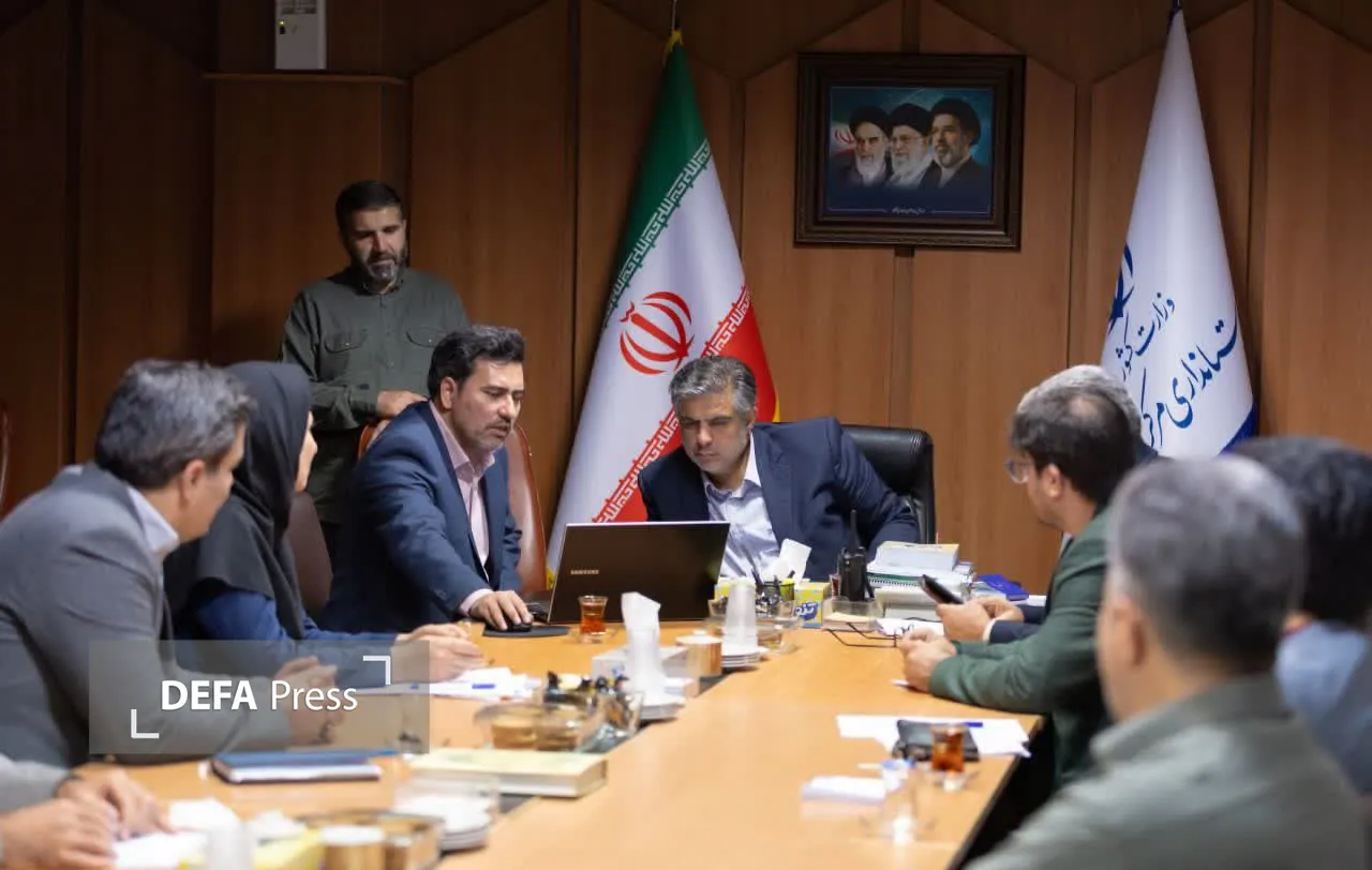 بررسی طرح تجهیز کتابخانه مرکزی اراک با حضور معاون طرح و برنامه نهاد کتابخانه‌های عمومی کشور