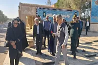 تصاویر/ادای احترام  خبرنگاران یزدی به شهدا و درگذشتگان رسانه استان