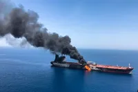 Два судна-нарушителя пострадали на небезопасном маршруте в Ормузском проливе