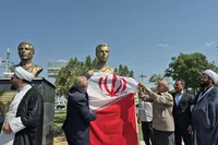 رونمایی از سردیس شهیدان باقری و باکری در میدان ارسباران