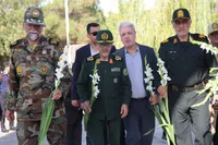 تصاویر/ غبارروبی و عطرافشانی گلزار شهدای باغ رضوان ارومیه در هفته نیروی انتظامی