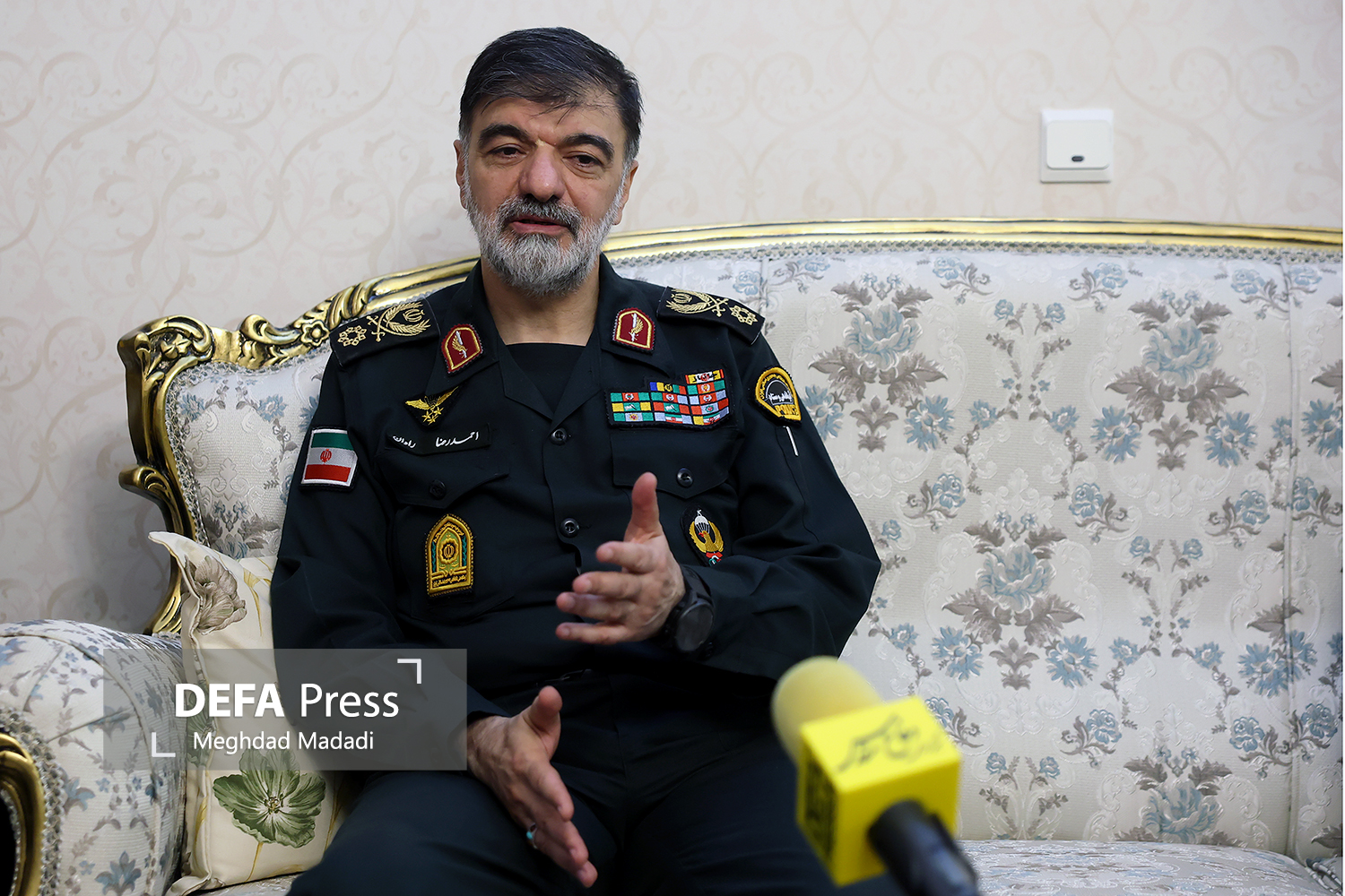سردار رادان با خانواده شهید سلیمانی دیدار کرد 