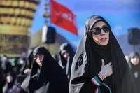 قرائت دعای عرفه در میدان انقلاب