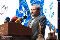 اعطای نشان ملی پارسی‌جان به بنیان‌گذار گنجور/ محمد معتمدی تجلیل شد