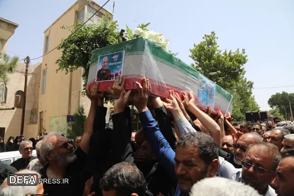 مراسم تشیع شهید والامقام؛ سردار محمود موسویان در شهر نراق