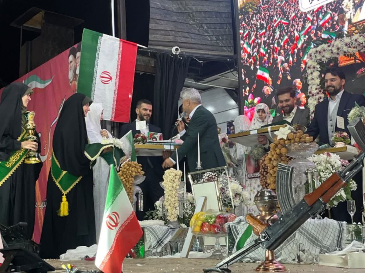 حضور خادمیاران کانون خدمت رضوی منطقه سه تهران در جشن زوجهای جان فدا حضور خادمیاران کانون خدمت رضوی منطقه سه تهران در جشن زوجهای جان فدا