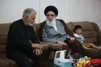 آیت‌الله حسینی همدانی با خانواده شهدای جنگ رمضان دیدار کرد