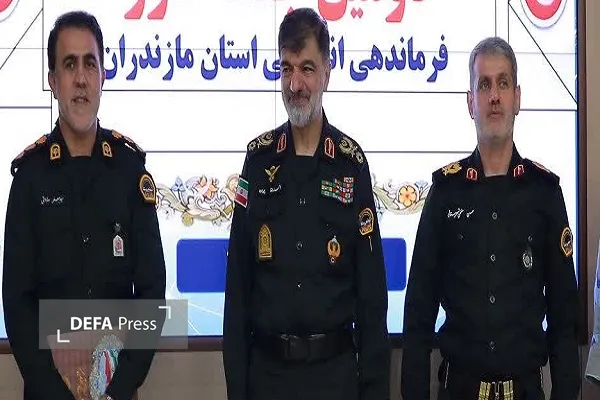 تقدیر فرمانده کل انتظامی از رئیس سابق بازرسی انتظامی مازندران تقدیر فرمانده کل انتظامی از رئیس سابق بازرسی انتظامی مازندران