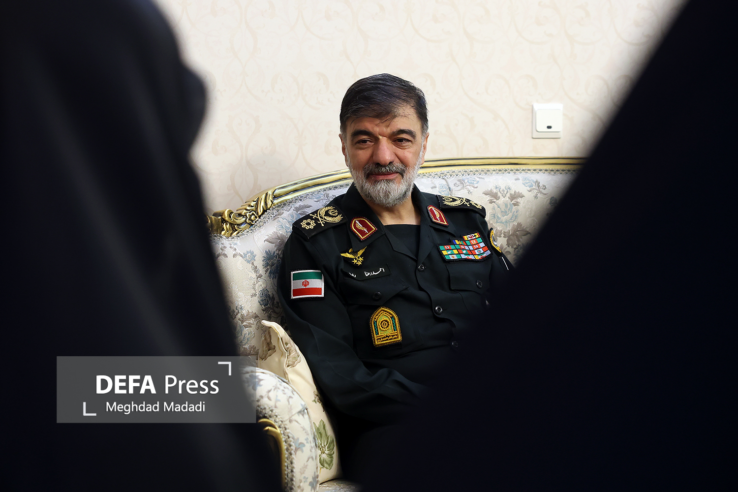 سردار رادان با خانواده شهید سلیمانی دیدار کرد 
