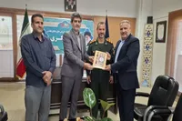 تجلیل از مدیر خبرگزاری دفاع مقدس استان مرکزی به پاس ۱۴۰ شب حضور میدانی در عرصه‌ی خبر