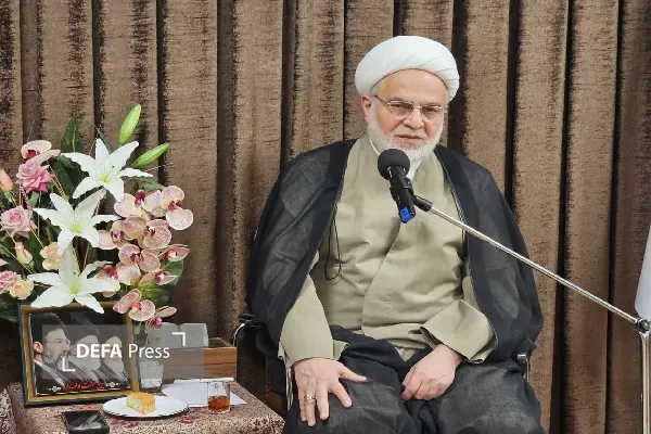 نیروی انتظامی مظهر ایمان و خدمت به مردم است نیروی انتظامی مظهر ایمان و خدمت به مردم است