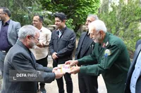 تصاویر/ مراسم تجلیل از خادمین شهدای شیراز در جنگ تحمیلی سوم