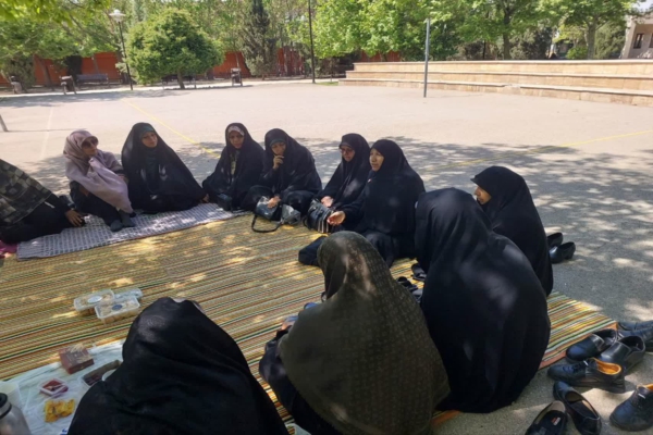 نشست هم‌اندیشی کانون خواهران شهدا با موضوع سبک زندگی و جهاد تبیین در قزوین برگزار شد