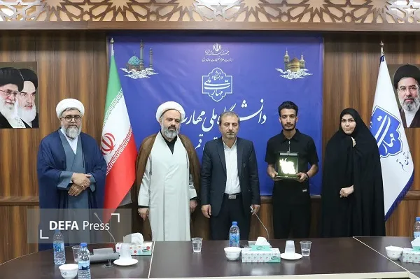تجلیل از دانشجویان شاهد تجلیل از دانشجویان شاهد
