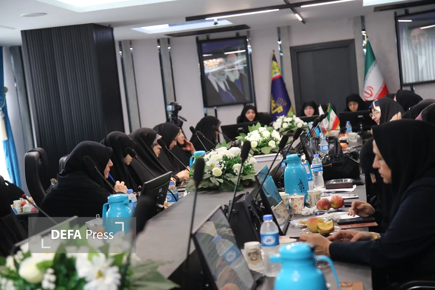تصاویر/ نشست تخصصی نخبگان فرهیختگان و موثرین زن آذربایجان غربی