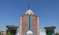 برگزاری مراسم وداع با ماه مبارک رمضان در یادمان شهدای گمنام شهر «فرون‌آباد»