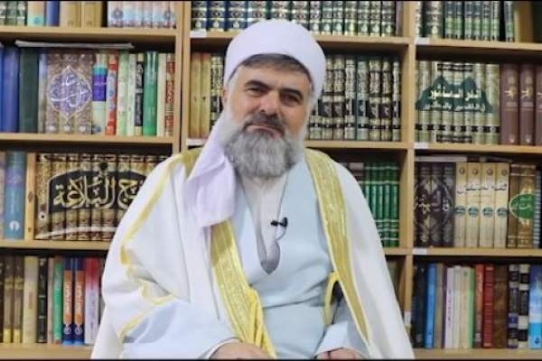 عاشورای حسینی درس تشخیص حق از باطل و ایستادگی در برابر ظلم است