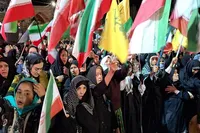 میدانی که در شصت‌وهفتمین شب، همچنان شور و حماسه در آن موج می‌زند
