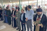 عطرافشانی گلزار شهدای مسجدسلیمان به مناسبت سالروز فتح خرمشهر