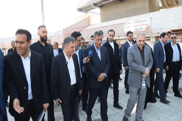 بازدید معاون اجرایی رئیس‌جمهور از ورزشگاه ۱۵ هزار نفری زنجان
