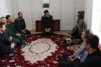دیدار سردار بهاریان با خانواده شهید «احمد حجتی» در رزن