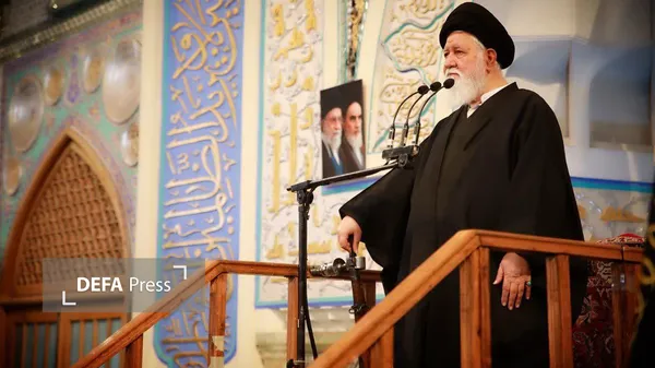 آیت‌الله علم‌الهدی: آمریکا میان جنگ و مصالحه با ایران گرفتار سردرگمی شده است