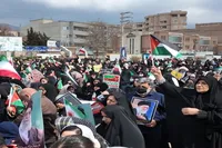 بیعت ایلامی‌ها با امام خامنه‌ای در روز قدس+ فيلم