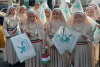 تماشاخانه‌های سیار کانون پرورشی فکری کودکان و نوجوانان در مسیر راهپیمایی ۲۲ بهمن