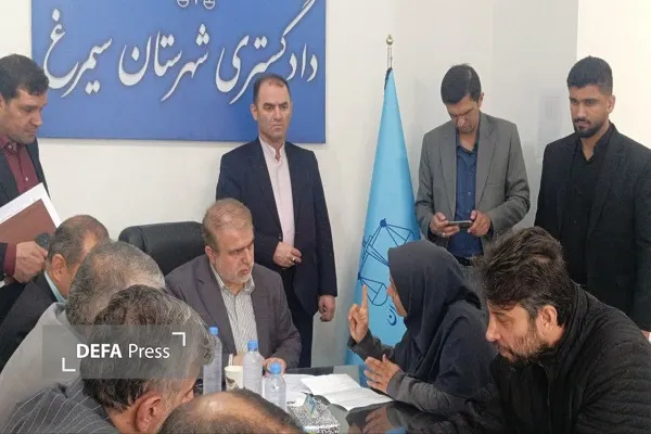 بررسی ۲۳ درخواست در دیدار مردمی رئیسکل دادگستری مازندران در شهرستان سیمرغ بررسی ۲۳ درخواست در دیدار مردمی رئیسکل دادگستری مازندران در شهرستان سیمرغ