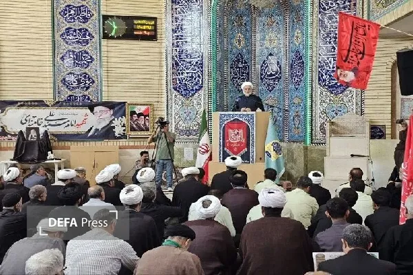 برای زنده نگه داشتن راه شهدا باید در مسیر حق ثابتقدم ماند و در برابر ظلم و استکبار ایستادگی کرد برای زنده نگه داشتن راه شهدا باید در مسیر حق ثابتقدم ماند و در برابر ظلم و استکبار ایستادگی کرد