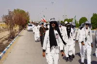 طولانی‌ترین کاروان پیاده‌ اربعین وارد عراق شد