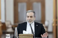 عراقچی: امتیازدهی در موضوع هسته‌ای را به شدت تکذیب می‌کنم