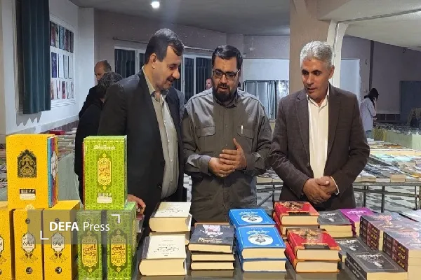 نمایشگاه کتاب سقز در مجتمع فرهنگی هنری ارشاد این شهرستان آغاز به کار کرد نمایشگاه کتاب سقز در مجتمع فرهنگی هنری ارشاد این شهرستان آغاز به کار کرد