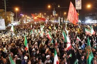 تصاویر/ پنجاهمین شب از حضور گسترده مردم ولایتمدار یاسوج در خیابان