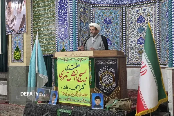 حجت الاسلام اخوان؛ دشمن با ترویج بی‌بندوباری به دنبال تضعیف ایمان جوانان و ضربه زدن به جامعه از درون است