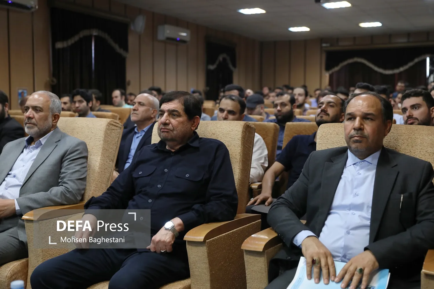 محمد مخبر در مراسم تجلیل از نخبگان داعا