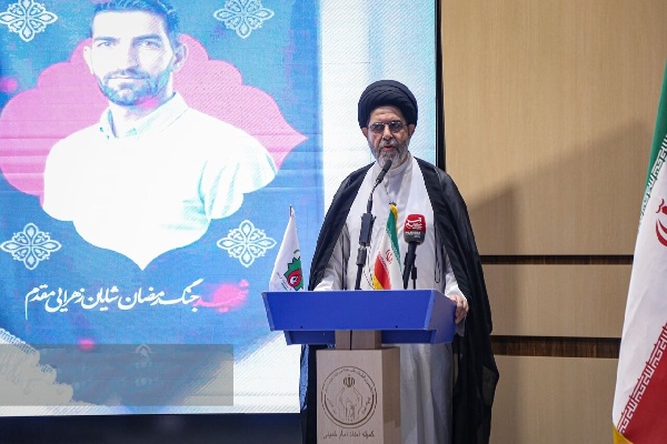 آیتالله بوشهری: تکریم خانواده شهدا وظیفهای دینی و انسانی است آیتالله بوشهری: تکریم خانواده شهدا وظیفهای دینی و انسانی است